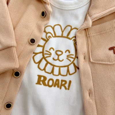 Conj. Casaco com Botões, Body Leãozinho Roar e Calça Soft Canelado - Bege